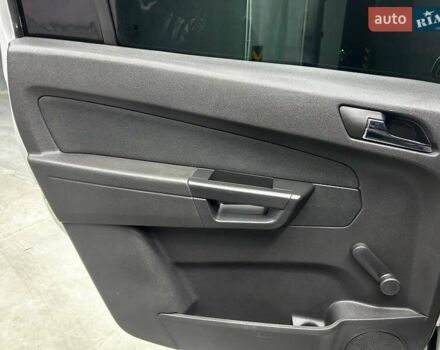 Серый Опель Зафира, объемом двигателя 1.8 л и пробегом 263 тыс. км за 6500 $, фото 9 на Automoto.ua