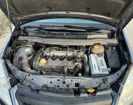 Серый Опель Зафира, объемом двигателя 1.9 л и пробегом 281 тыс. км за 2800 $, фото 14 на Automoto.ua