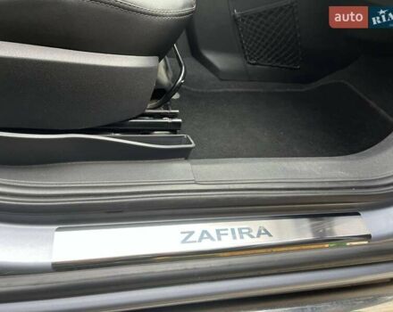Серый Опель Зафира, объемом двигателя 1.6 л и пробегом 140 тыс. км за 7500 $, фото 23 на Automoto.ua