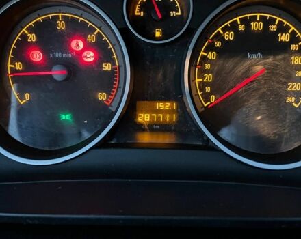 Серый Опель Зафира, объемом двигателя 1.9 л и пробегом 281 тыс. км за 2800 $, фото 17 на Automoto.ua