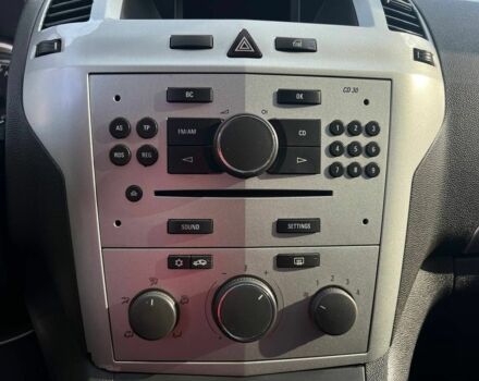 Серый Опель Зафира, объемом двигателя 2.2 л и пробегом 194 тыс. км за 6400 $, фото 11 на Automoto.ua