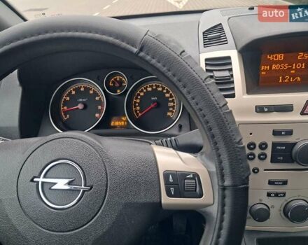 Серый Опель Зафира, объемом двигателя 1.8 л и пробегом 218 тыс. км за 5850 $, фото 72 на Automoto.ua