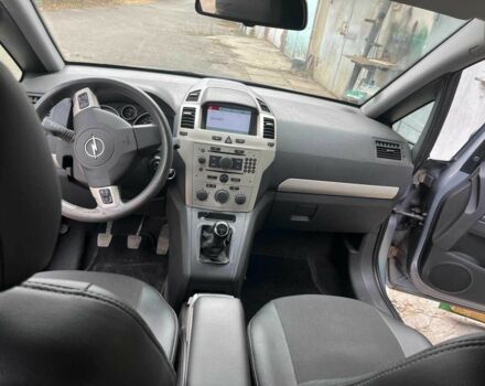 Серый Опель Зафира, объемом двигателя 1.6 л и пробегом 140 тыс. км за 7620 $, фото 19 на Automoto.ua