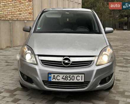 Серый Опель Зафира, объемом двигателя 1.69 л и пробегом 280 тыс. км за 4200 $, фото 3 на Automoto.ua