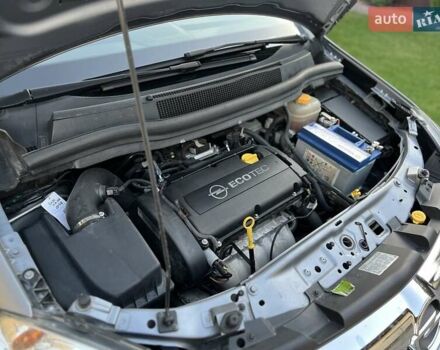 Серый Опель Зафира, объемом двигателя 1.8 л и пробегом 219 тыс. км за 6300 $, фото 37 на Automoto.ua