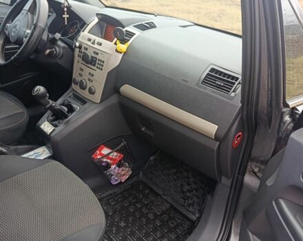 Серый Опель Зафира, объемом двигателя 1.9 л и пробегом 25 тыс. км за 5700 $, фото 5 на Automoto.ua