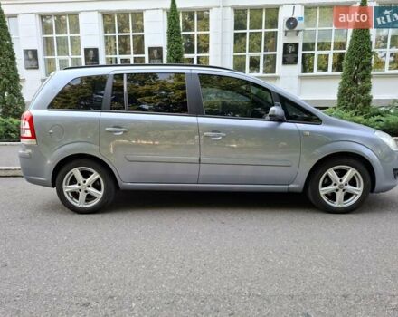 Серый Опель Зафира, объемом двигателя 1.6 л и пробегом 197 тыс. км за 6600 $, фото 3 на Automoto.ua