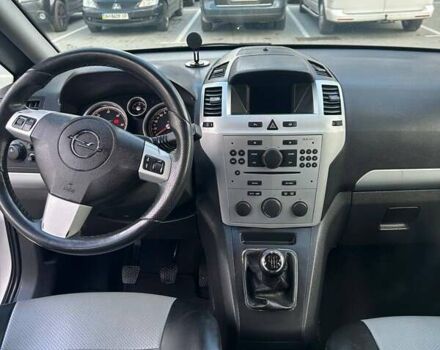 Серый Опель Зафира, объемом двигателя 1.69 л и пробегом 272 тыс. км за 5800 $, фото 16 на Automoto.ua