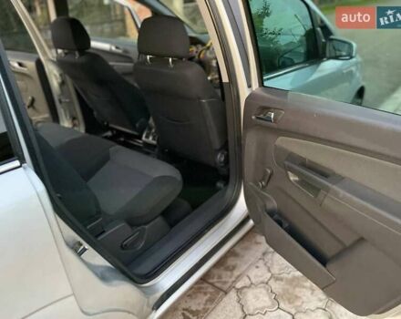 Серый Опель Зафира, объемом двигателя 1.9 л и пробегом 265 тыс. км за 7300 $, фото 3 на Automoto.ua