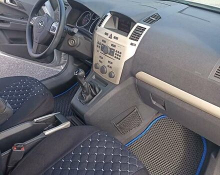 Серый Опель Зафира, объемом двигателя 1.6 л и пробегом 178 тыс. км за 5850 $, фото 9 на Automoto.ua