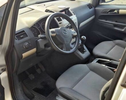 Серый Опель Зафира, объемом двигателя 0 л и пробегом 283 тыс. км за 2999 $, фото 2 на Automoto.ua