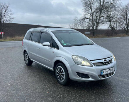 Серый Опель Зафира, объемом двигателя 1.69 л и пробегом 300 тыс. км за 6000 $, фото 2 на Automoto.ua