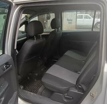 Серый Опель Зафира, объемом двигателя 1.91 л и пробегом 244 тыс. км за 7000 $, фото 4 на Automoto.ua