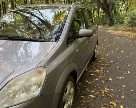 Серый Опель Зафира, объемом двигателя 1.8 л и пробегом 188 тыс. км за 5600 $, фото 2 на Automoto.ua