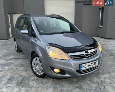 Серый Опель Зафира, объемом двигателя 1.6 л и пробегом 246 тыс. км за 5800 $, фото 3 на Automoto.ua