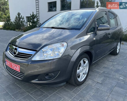Серый Опель Зафира, объемом двигателя 1.8 л и пробегом 217 тыс. км за 5850 $, фото 4 на Automoto.ua