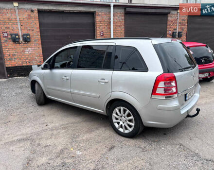 Серый Опель Зафира, объемом двигателя 1.8 л и пробегом 199 тыс. км за 5490 $, фото 4 на Automoto.ua