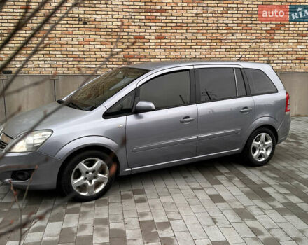 Серый Опель Зафира, объемом двигателя 1.69 л и пробегом 280 тыс. км за 4200 $, фото 5 на Automoto.ua
