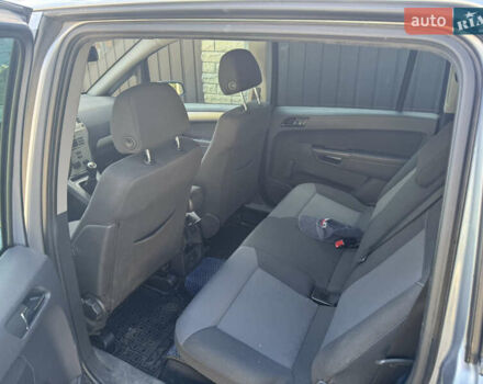 Серый Опель Зафира, объемом двигателя 1.8 л и пробегом 220 тыс. км за 6500 $, фото 3 на Automoto.ua