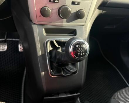 Серый Опель Зафира, объемом двигателя 2.2 л и пробегом 194 тыс. км за 6400 $, фото 16 на Automoto.ua