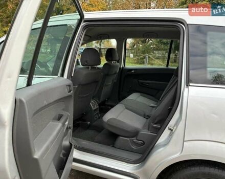 Серый Опель Зафира, объемом двигателя 1.6 л и пробегом 249 тыс. км за 6150 $, фото 17 на Automoto.ua