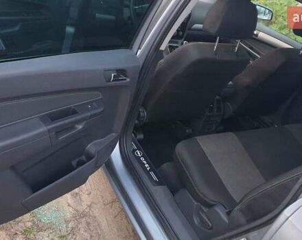 Серый Опель Зафира, объемом двигателя 1.69 л и пробегом 294 тыс. км за 6300 $, фото 10 на Automoto.ua