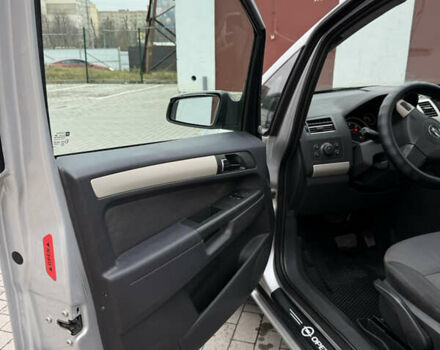 Серый Опель Зафира, объемом двигателя 1.91 л и пробегом 293 тыс. км за 6499 $, фото 10 на Automoto.ua