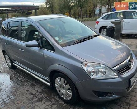 Серый Опель Зафира, объемом двигателя 1.6 л и пробегом 140 тыс. км за 7500 $, фото 2 на Automoto.ua