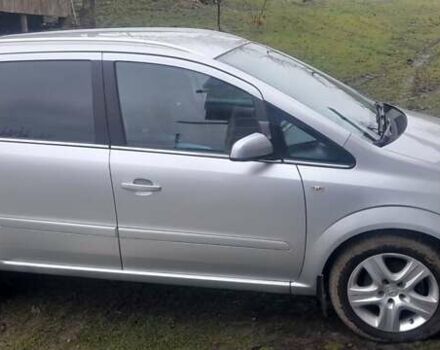 Серый Опель Зафира, объемом двигателя 1.6 л и пробегом 234 тыс. км за 5700 $, фото 2 на Automoto.ua