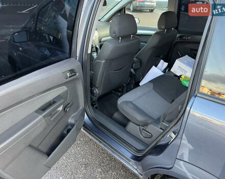 Серый Опель Зафира, объемом двигателя 1.9 л и пробегом 300 тыс. км за 6199 $, фото 11 на Automoto.ua