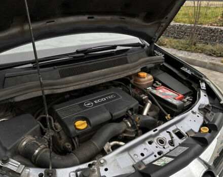 Серый Опель Зафира, объемом двигателя 1.69 л и пробегом 280 тыс. км за 4200 $, фото 33 на Automoto.ua