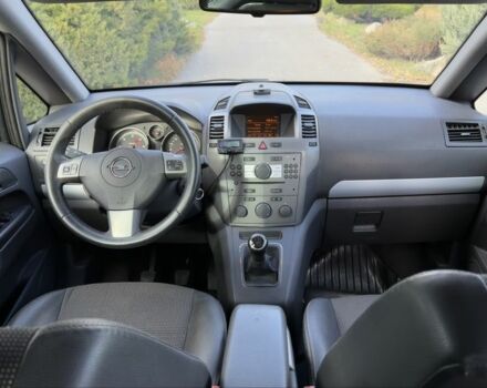 Серый Опель Зафира, объемом двигателя 1.9 л и пробегом 298 тыс. км за 3290 $, фото 9 на Automoto.ua