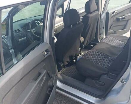 Серый Опель Зафира, объемом двигателя 1.6 л и пробегом 178 тыс. км за 5850 $, фото 3 на Automoto.ua