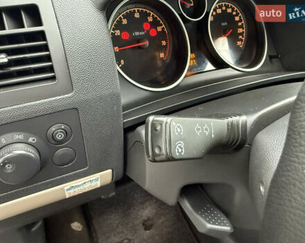 Сірий Опель Зафіра, об'ємом двигуна 1.8 л та пробігом 191 тис. км за 6700 $, фото 14 на Automoto.ua