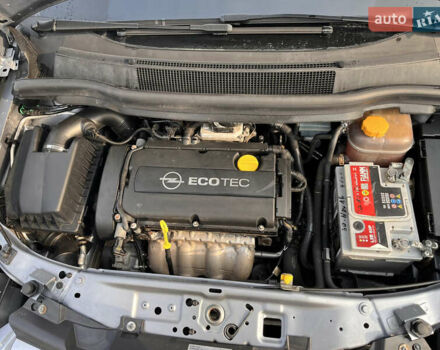 Серый Опель Зафира, объемом двигателя 1.6 л и пробегом 202 тыс. км за 6200 $, фото 2 на Automoto.ua