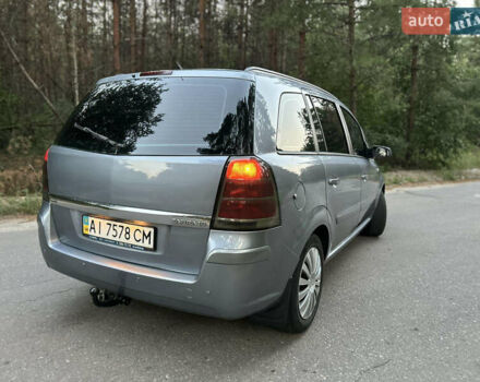 Серый Опель Зафира, объемом двигателя 1.8 л и пробегом 250 тыс. км за 5499 $, фото 4 на Automoto.ua
