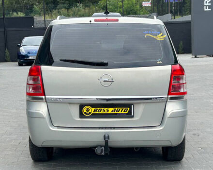 Серый Опель Зафира, объемом двигателя 1.9 л и пробегом 251 тыс. км за 7000 $, фото 3 на Automoto.ua