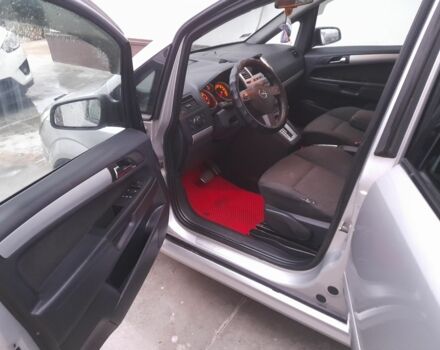 Серый Опель Зафира, объемом двигателя 1.9 л и пробегом 300 тыс. км за 5800 $, фото 6 на Automoto.ua