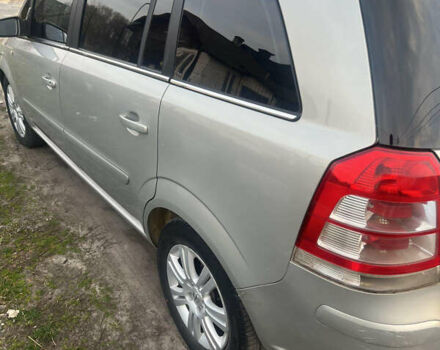 Серый Опель Зафира, объемом двигателя 1.69 л и пробегом 280 тыс. км за 5300 $, фото 2 на Automoto.ua