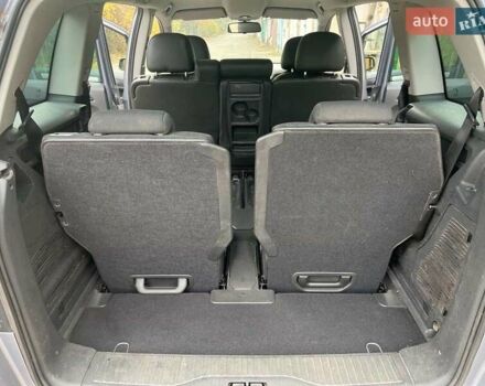 Серый Опель Зафира, объемом двигателя 1.6 л и пробегом 140 тыс. км за 7500 $, фото 28 на Automoto.ua