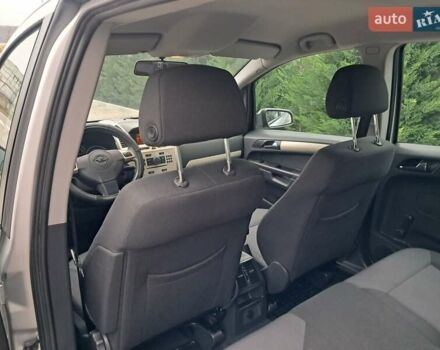 Серый Опель Зафира, объемом двигателя 1.8 л и пробегом 218 тыс. км за 5850 $, фото 60 на Automoto.ua