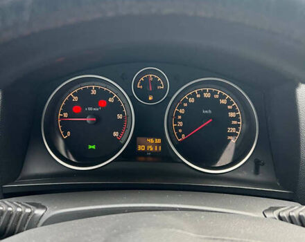 Серый Опель Зафира, объемом двигателя 1.69 л и пробегом 300 тыс. км за 6000 $, фото 8 на Automoto.ua