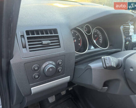 Серый Опель Зафира, объемом двигателя 1.7 л и пробегом 195 тыс. км за 5999 $, фото 27 на Automoto.ua