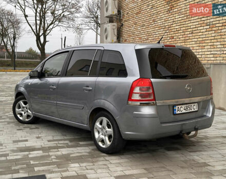 Серый Опель Зафира, объемом двигателя 1.69 л и пробегом 280 тыс. км за 4200 $, фото 8 на Automoto.ua