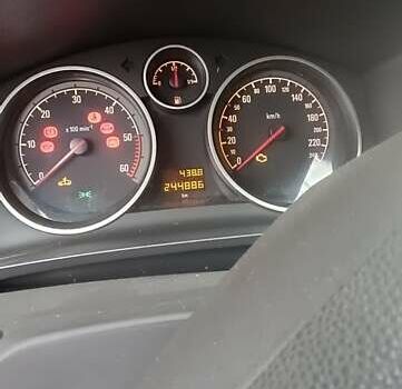 Серый Опель Зафира, объемом двигателя 1.91 л и пробегом 244 тыс. км за 7000 $, фото 2 на Automoto.ua