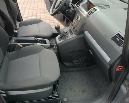 Серый Опель Зафира, объемом двигателя 1.8 л и пробегом 268 тыс. км за 5550 $, фото 12 на Automoto.ua