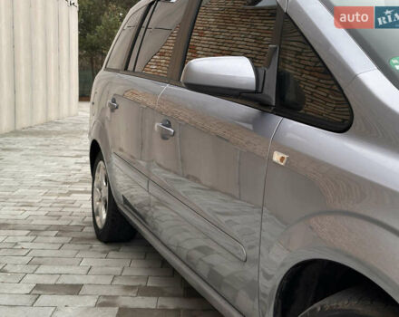 Серый Опель Зафира, объемом двигателя 1.69 л и пробегом 280 тыс. км за 4200 $, фото 11 на Automoto.ua