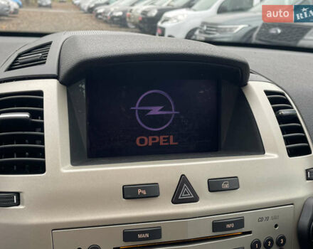 Серый Опель Зафира, объемом двигателя 1.8 л и пробегом 187 тыс. км за 5850 $, фото 15 на Automoto.ua