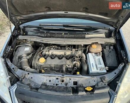 Серый Опель Зафира, объемом двигателя 1.9 л и пробегом 287 тыс. км за 2700 $, фото 17 на Automoto.ua