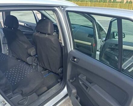 Серый Опель Зафира, объемом двигателя 1.6 л и пробегом 178 тыс. км за 5850 $, фото 4 на Automoto.ua